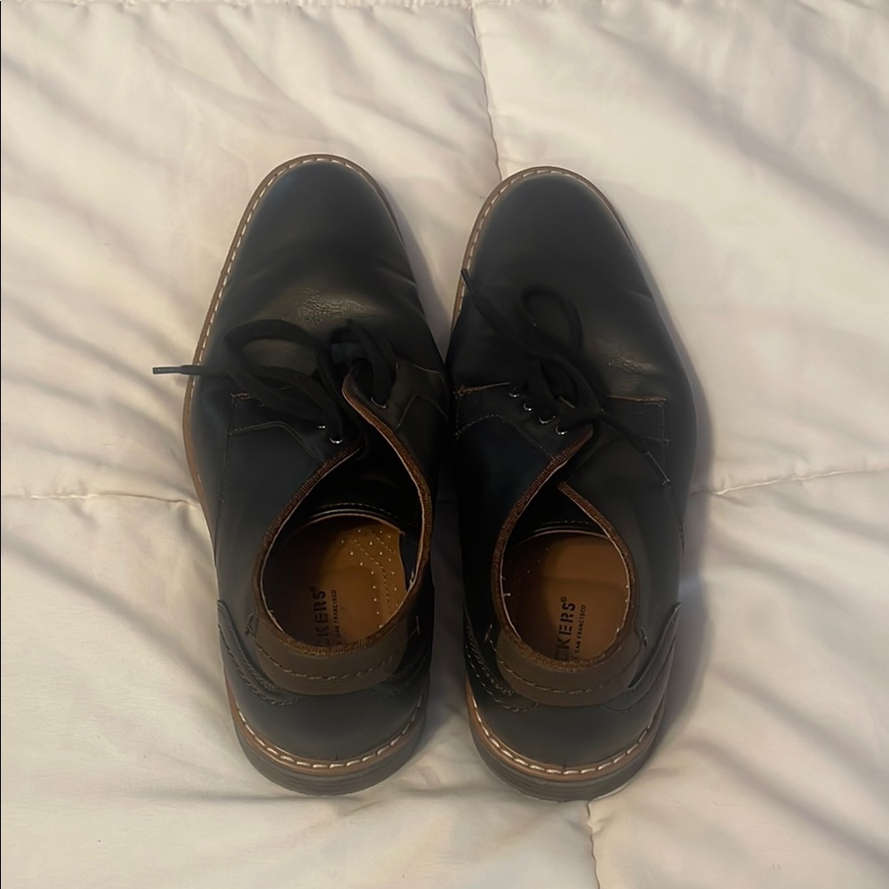 Dockers Black Lace-Up Derby Shoes with Brown Trim 8.5